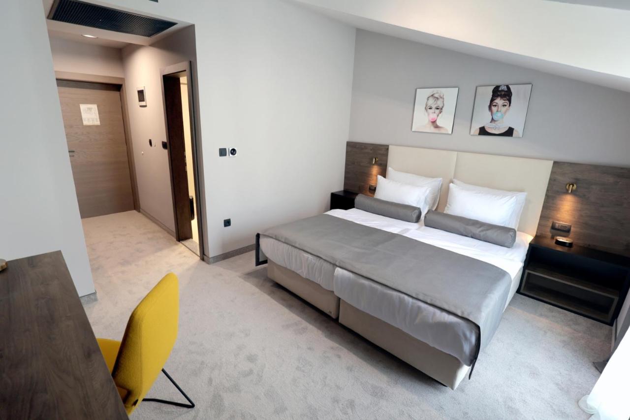 Hotel Milenij ماكارسكا المظهر الخارجي الصورة