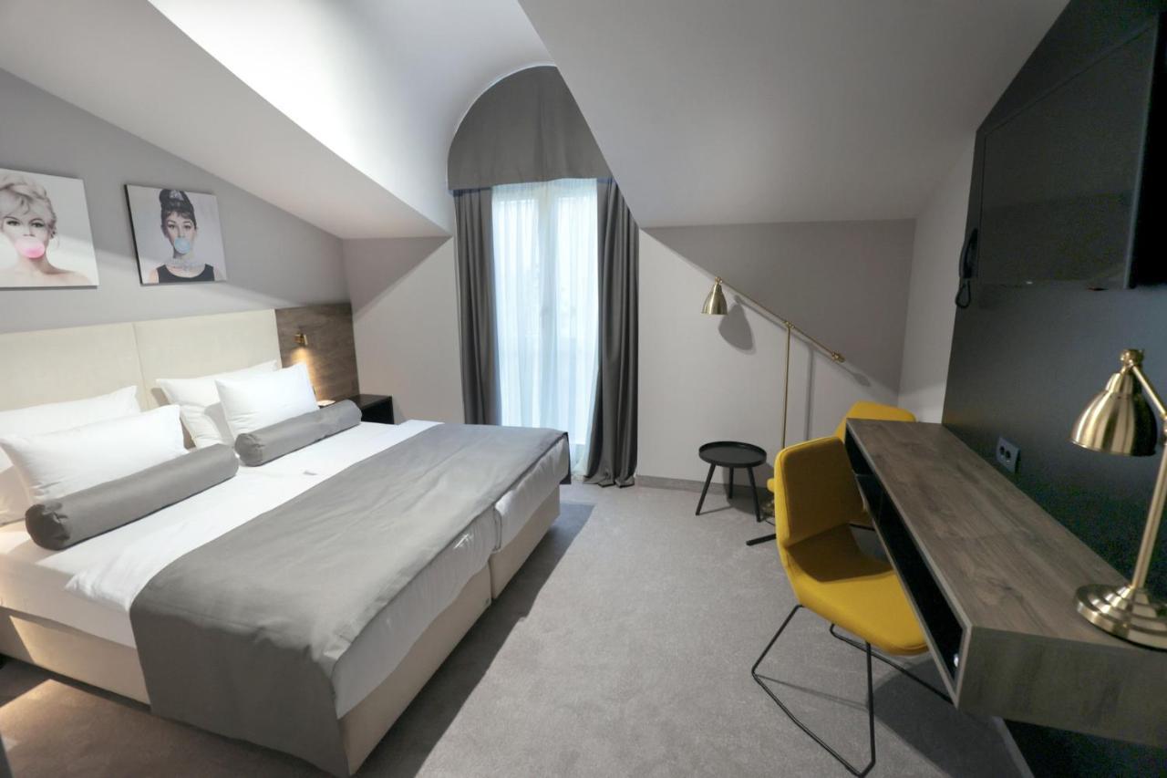 Hotel Milenij ماكارسكا المظهر الخارجي الصورة